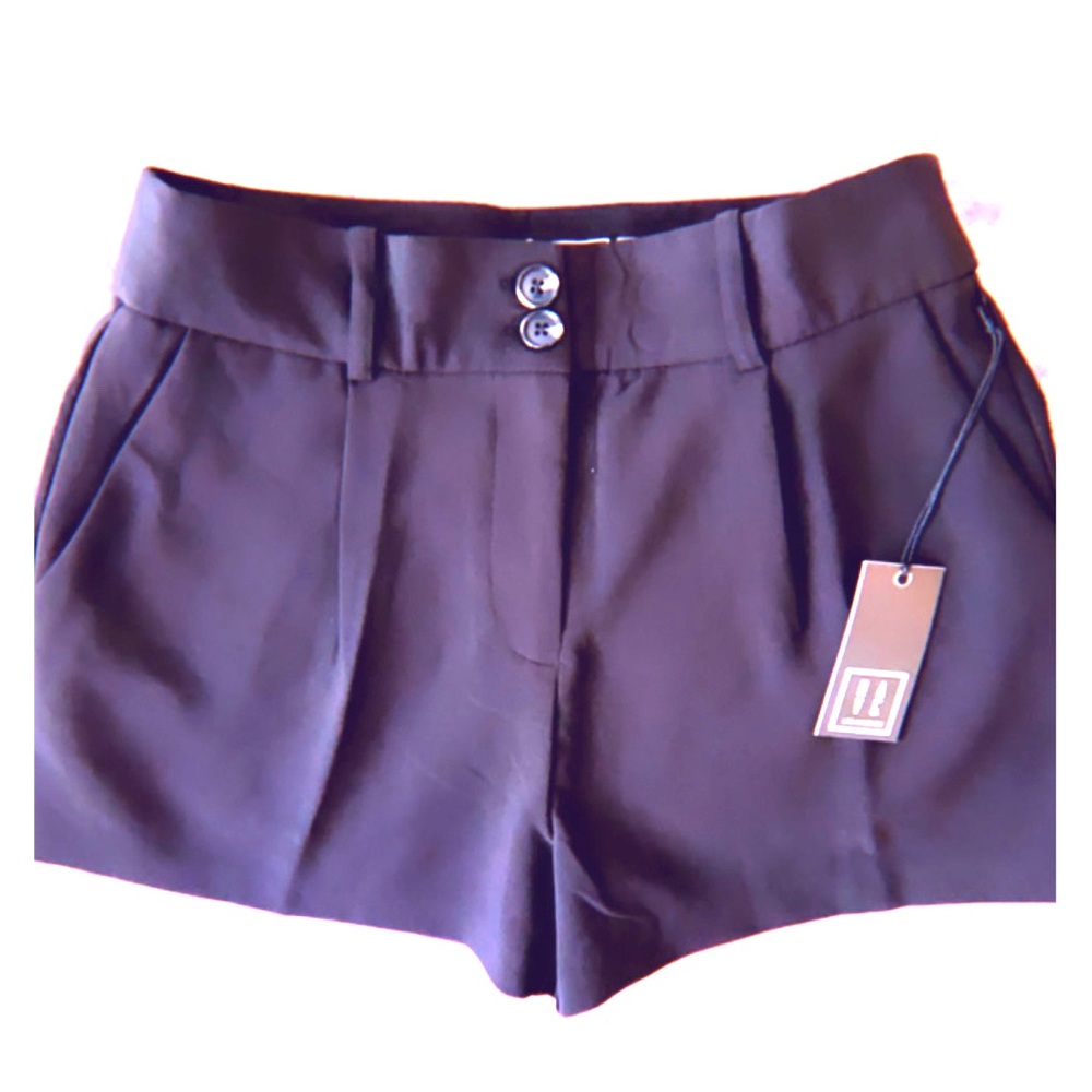 Forever 21 pleated black shorts